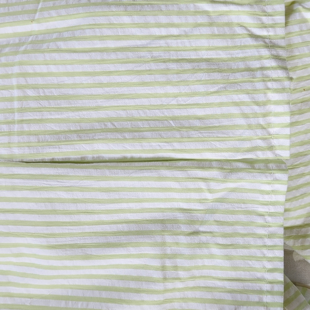 💚Bedskirt & Fabric (2 yds + 1 Queen) Soft kiwi green & white striped seersucker